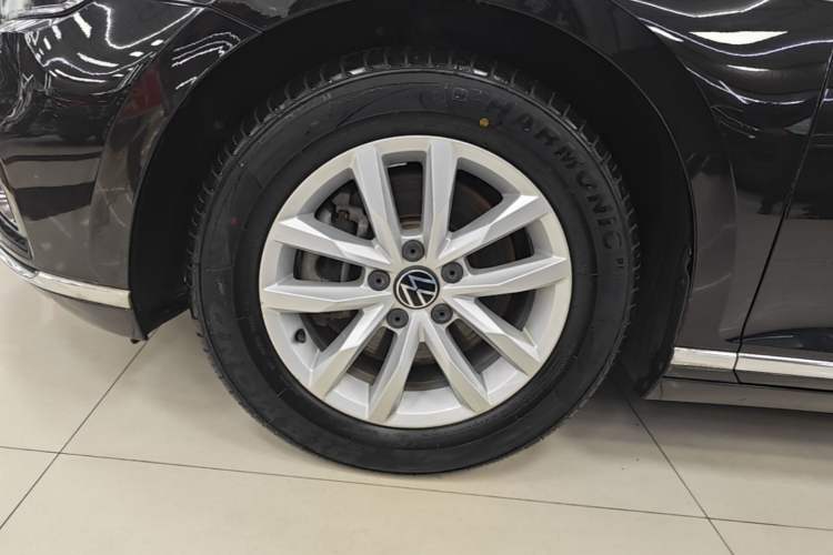 Used Volkswagen Magotan 2020 280TSI DSG Comfort Edition Left Front Wheel Hub