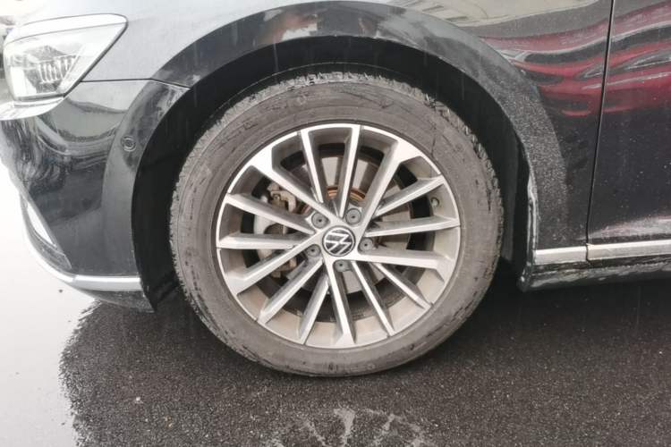 Used Volkswagen Magotan 2020 380TSI DSG Luxury Version Left Front Wheel Hub