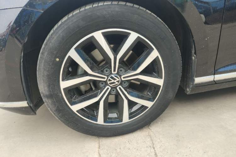Used Volkswagen Magotan 2020 280TSI DSG Comfort Edition Left Front Wheel Hub