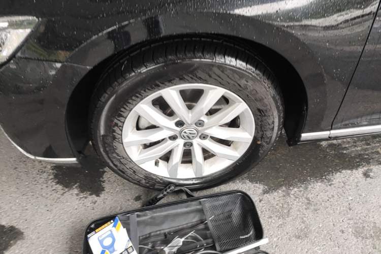 Used Volkswagen Magotan 2020 280TSI DSG Comfort Edition Left Front Wheel Hub