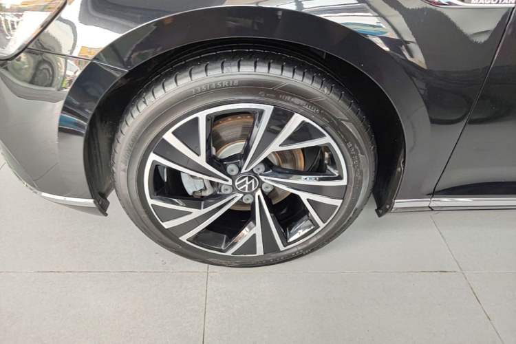 Used Volkswagen Magotan 2020 330TSI DSG Luxury Edition Left Front Wheel Hub