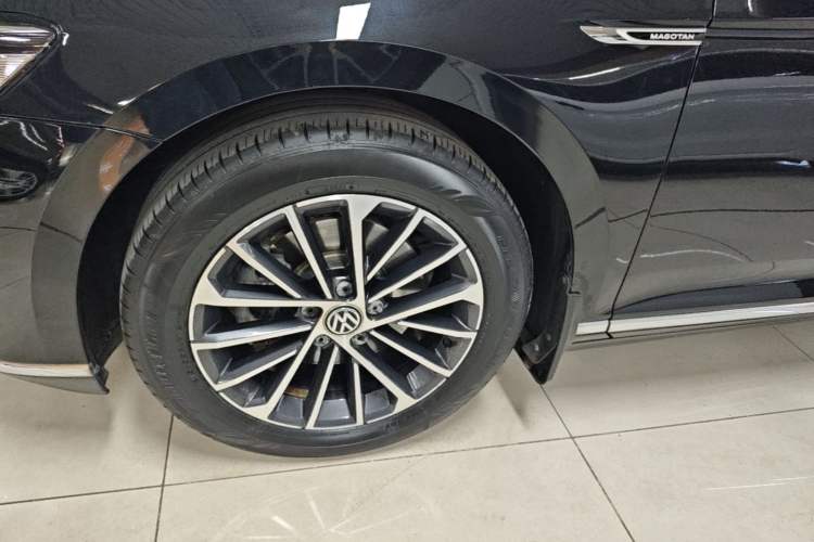 Used Volkswagen Magotan 2020 330TSI DSG Luxury Edition Left Front Wheel Hub