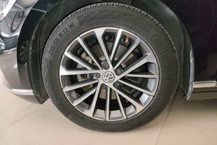 Used Volkswagen Magotan 2020 330TSI DSG Luxury Edition Left Front Wheel Hub