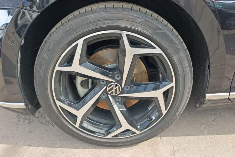 Used Volkswagen Magotan 2020 380TSI DSG Luxury Version Left Front Wheel Hub