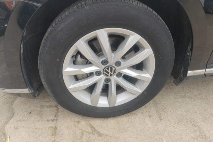 Used Volkswagen Magotan 2020 280TSI DSG Comfort Edition Left Front Wheel Hub
