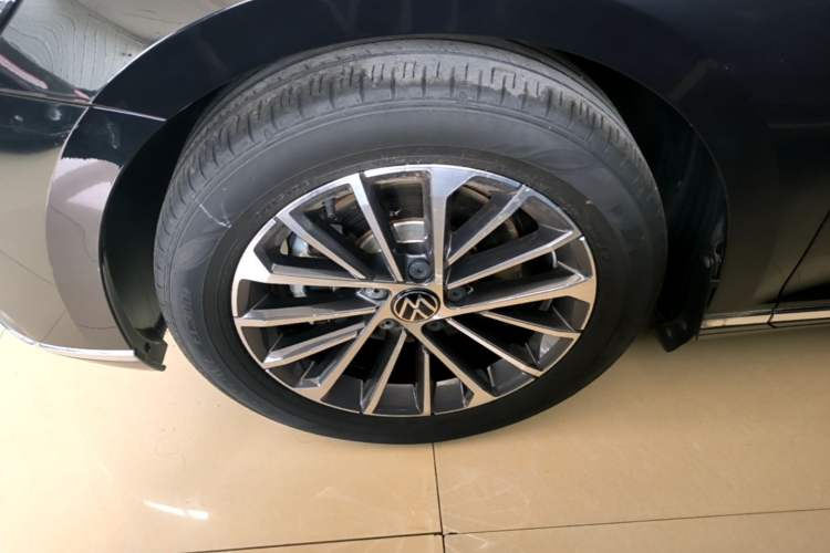 Used Volkswagen Magotan 2020 330TSI DSG Luxury Edition Left Front Wheel Hub