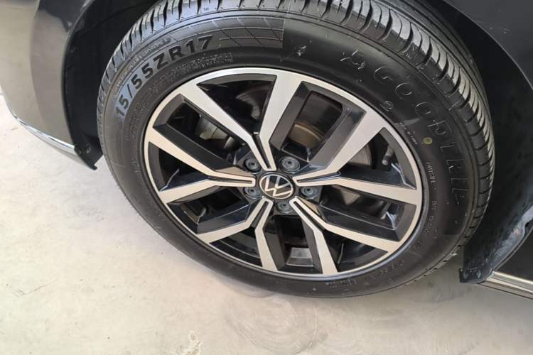 Used Volkswagen Magotan 2020 330TSI DSG Leading Model Left Front Wheel Hub