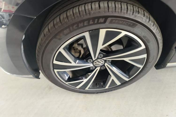 Used Volkswagen Magotan 2020 330TSI DSG Luxury Edition Left Front Wheel Hub