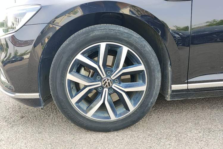 Used Volkswagen Magotan 2020 330TSI DSG Leading Model Left Front Wheel Hub