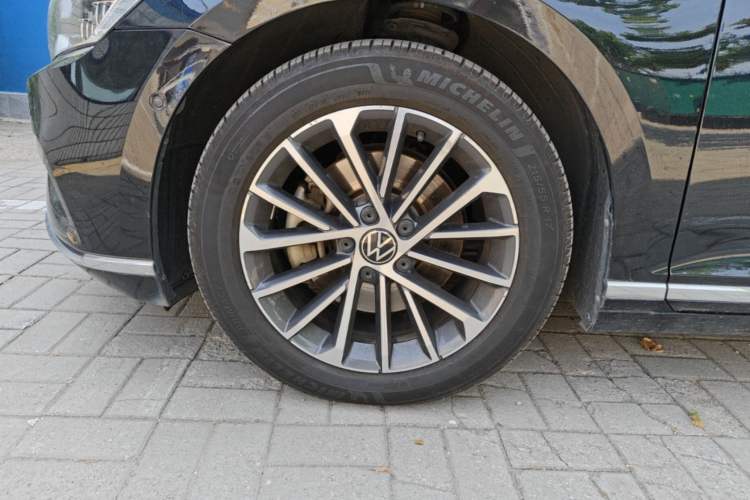 Used Volkswagen Magotan 2020 380TSI DSG Luxury Version Left Front Wheel Hub