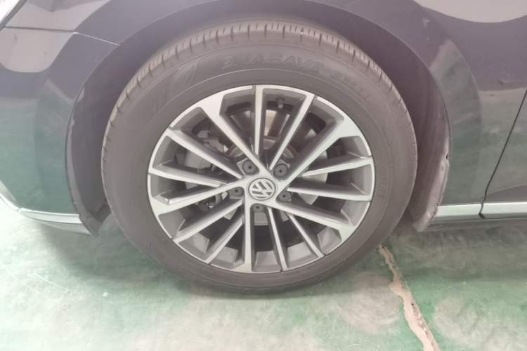 Used Volkswagen Magotan 2020 330TSI DSG Luxury Edition Left Front Wheel Hub