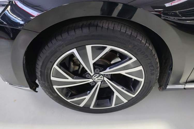 Used Volkswagen Magotan 2020 330TSI DSG Luxury Edition Left Front Wheel Hub