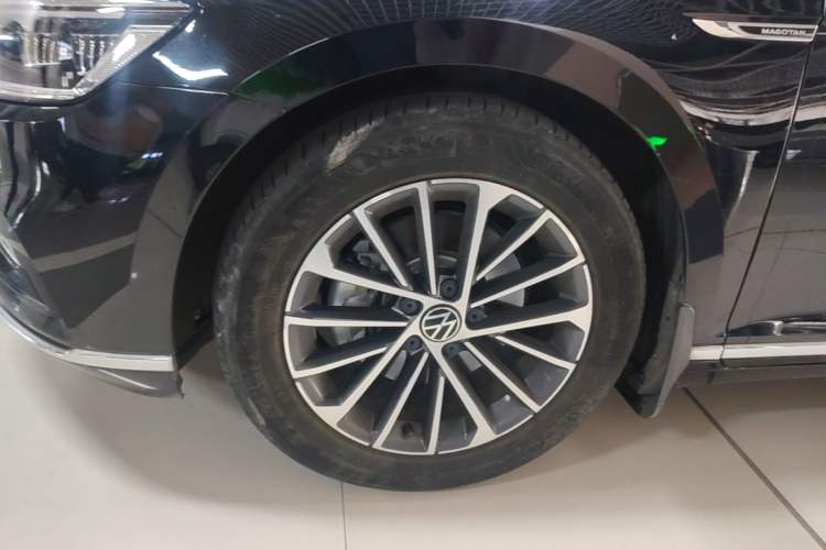 Used Volkswagen Magotan 2020 330TSI DSG Luxury Edition Left Front Wheel Hub