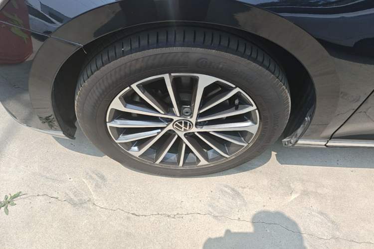 Used Volkswagen Magotan 2020 330TSI DSG Luxury Edition Left Front Wheel Hub