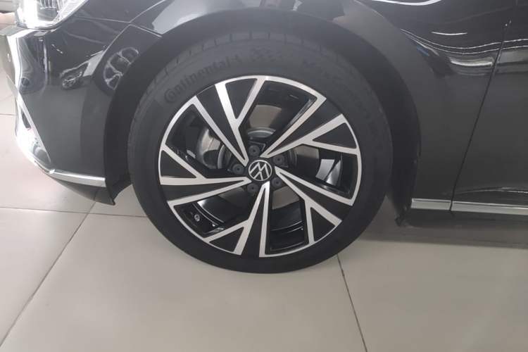 Used Volkswagen Magotan 2020 330TSI DSG Luxury Edition Left Front Wheel Hub