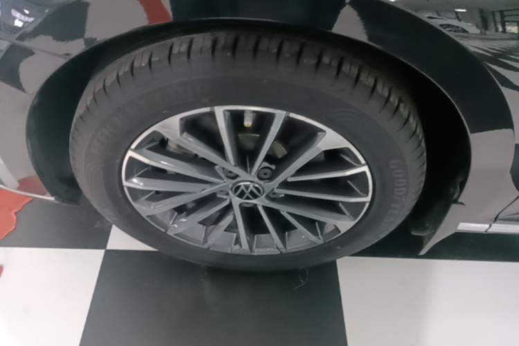 Used Volkswagen Magotan 2020 330TSI DSG Luxury Edition Left Front Wheel Hub