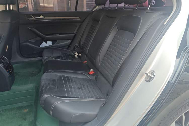 Used Volkswagen Magotan 2020 330TSI DSG Luxury Edition Left Rear Seat