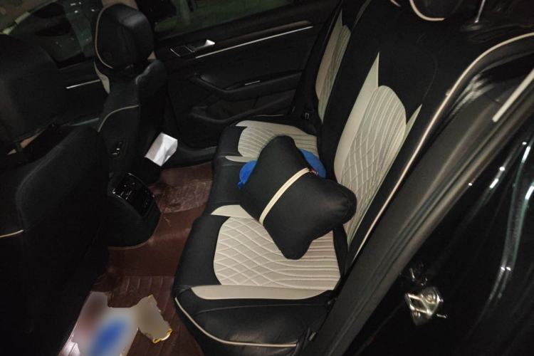 Used Volkswagen Magotan 2020 330TSI DSG Luxury Edition Left Rear Seat