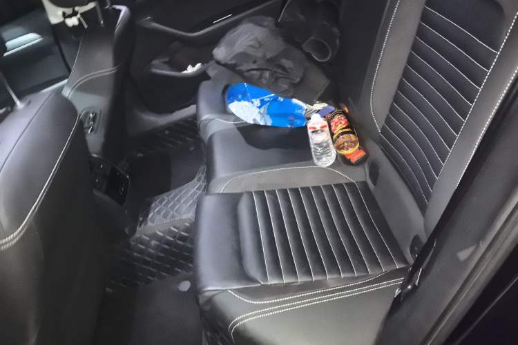 Used Volkswagen Magotan 2020 330TSI DSG Leading Model Left Rear Seat