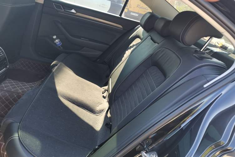 Used Volkswagen Magotan 2020 330TSI DSG Luxury Edition Left Rear Seat
