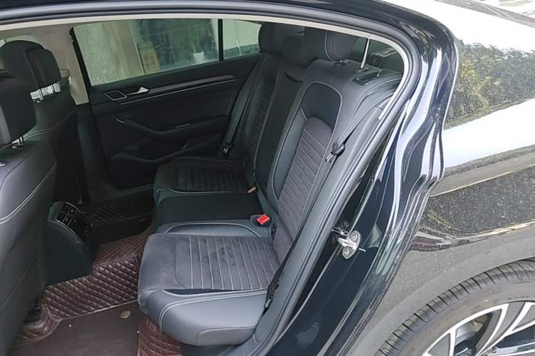 Used Volkswagen Magotan 2020 330TSI DSG Luxury Edition Left Rear Seat