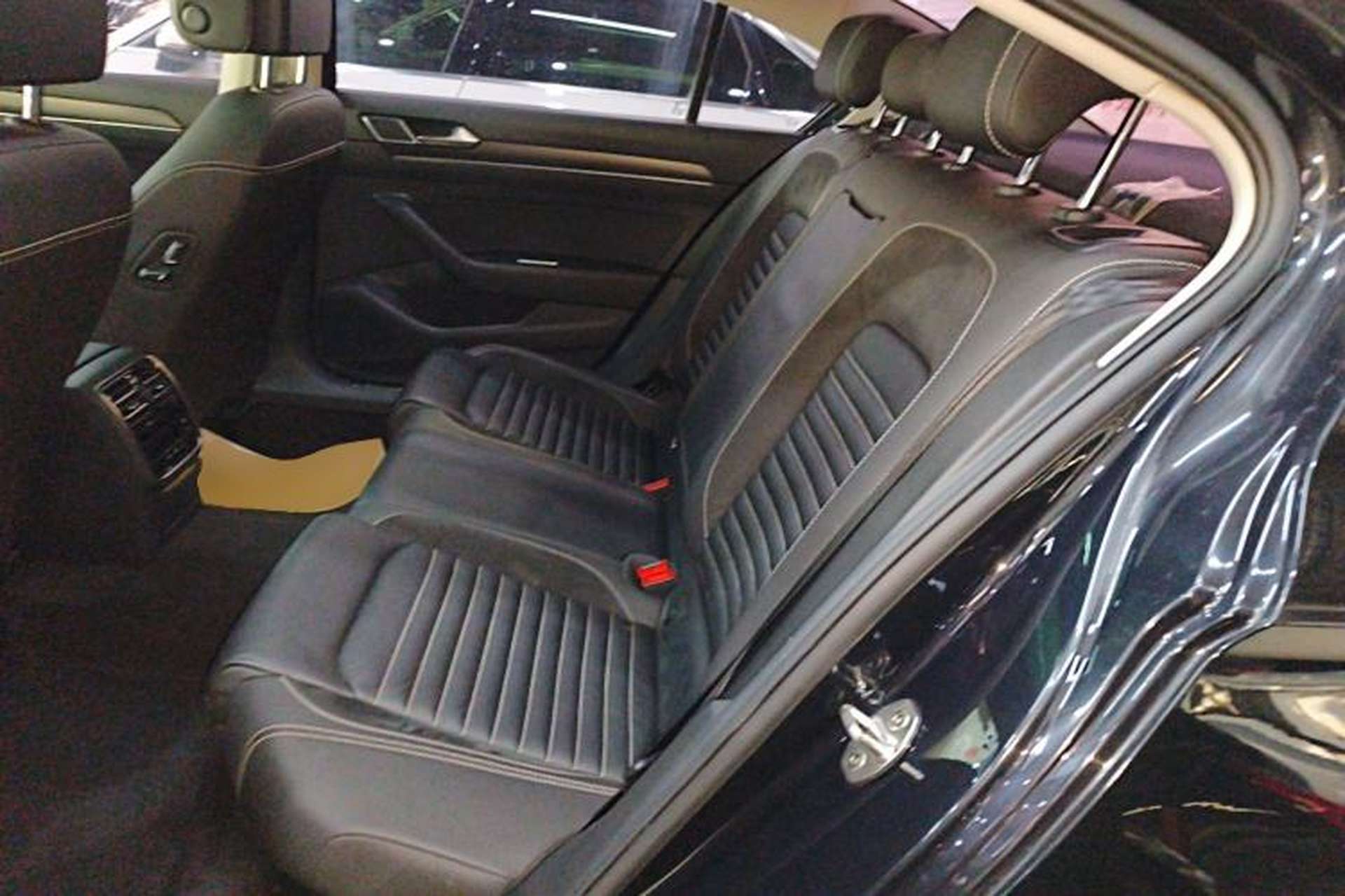 Used Volkswagen Magotan 2020 330TSI DSG Leading Model Left Rear Seat