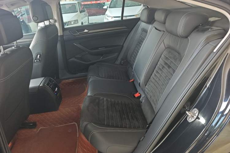Used Volkswagen Magotan 2020 330TSI DSG Luxury Edition Left Rear Seat
