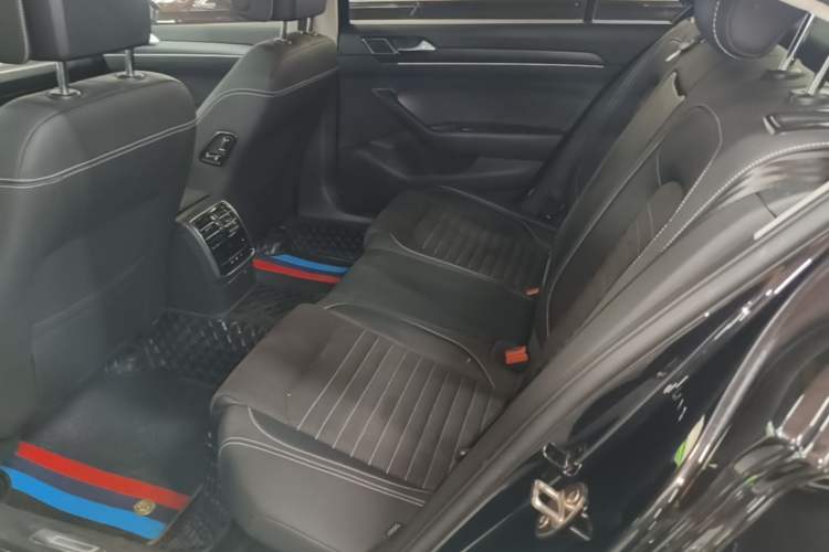 Used Volkswagen Magotan 2020 330TSI DSG Luxury Edition Left Rear Seat