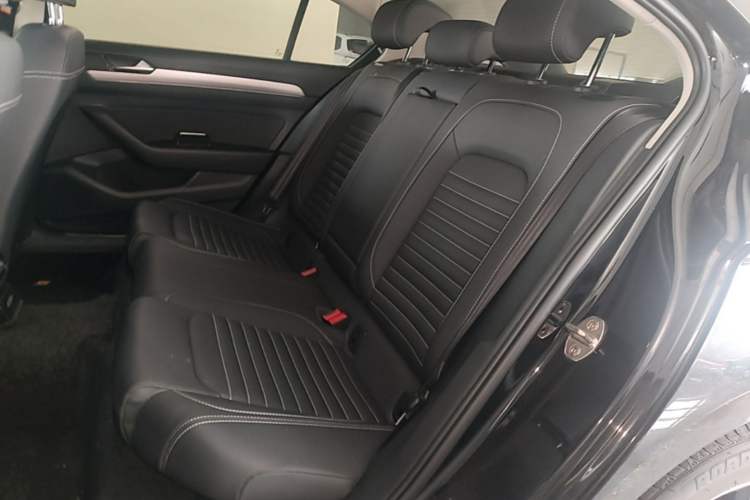 Used Volkswagen Magotan 2020 280TSI DSG Comfort Edition Left Rear Seat