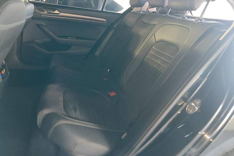 Used Volkswagen Magotan 2020 330TSI DSG Luxury Edition Left Rear Seat