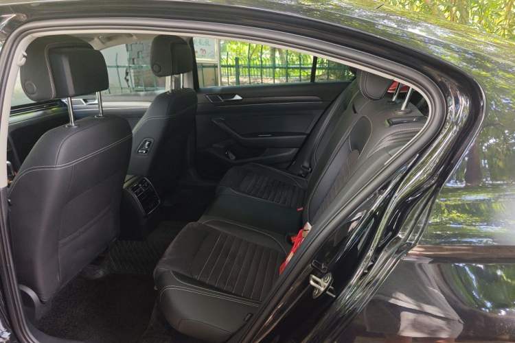 Used Volkswagen Magotan 2020 330TSI DSG Luxury Edition Left Rear Seat