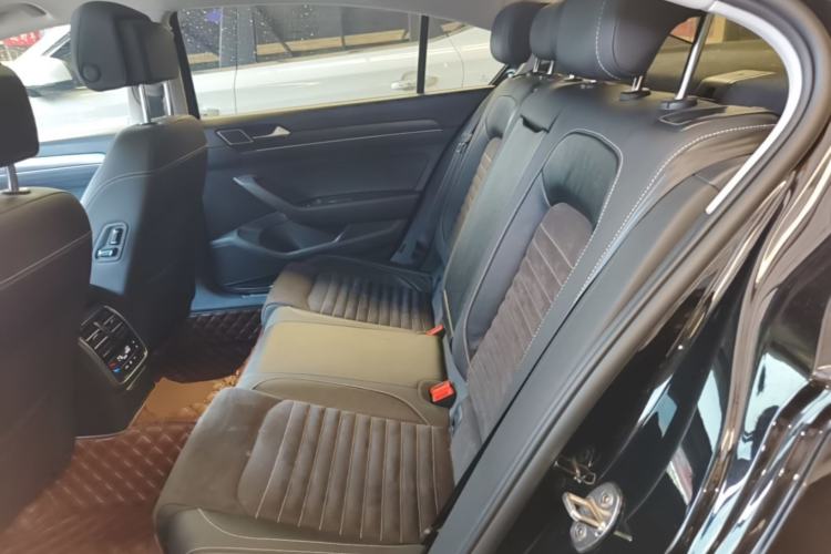Used Volkswagen Magotan 2020 380TSI DSG Luxury Version Left Rear Seat