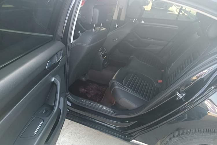 Used Volkswagen Magotan 2020 330TSI DSG Leading Model Left Rear Seat