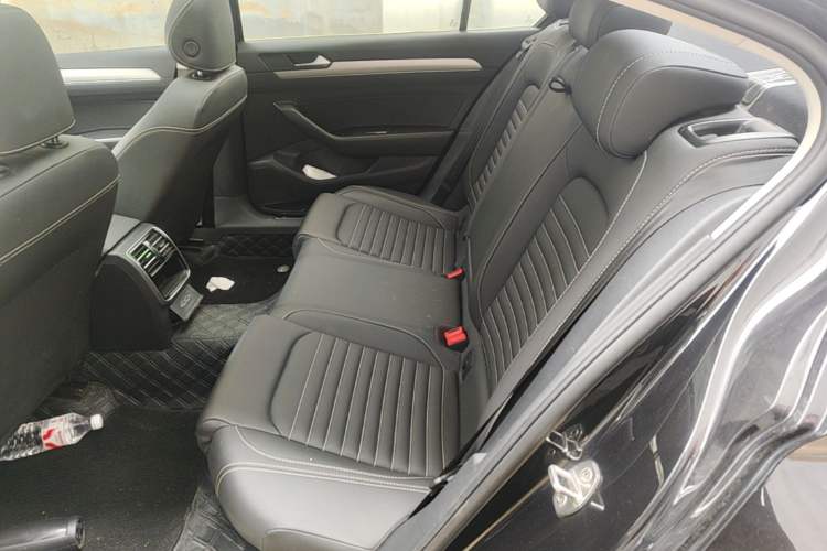 Used Volkswagen Magotan 2020 280TSI DSG Comfort Edition Left Rear Seat