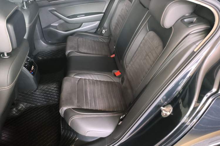 Used Volkswagen Magotan 2020 330TSI DSG Luxury Edition Left Rear Seat