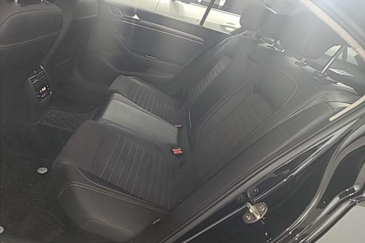 Used Volkswagen Magotan 2020 330TSI DSG Luxury Edition Left Rear Seat