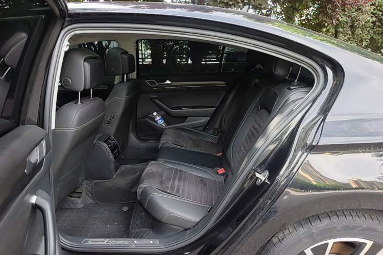 Used Volkswagen Magotan 2020 330TSI DSG Luxury Edition Left Rear Seat