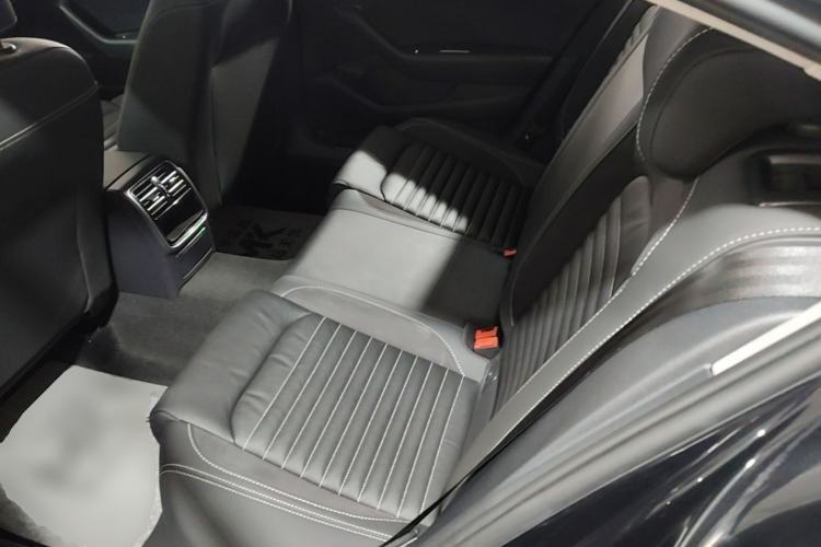 Used Volkswagen Magotan 2020 280TSI DSG Comfort Edition Left Rear Seat