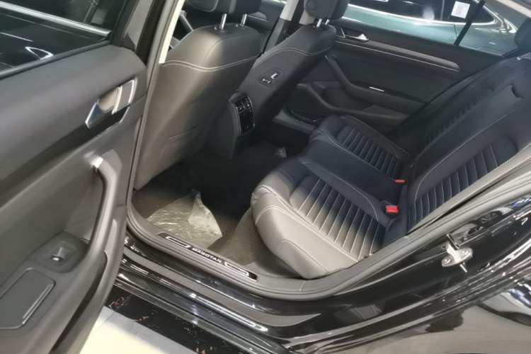 Used Volkswagen Magotan 2020 330TSI DSG Leading Model Left Rear Seat
