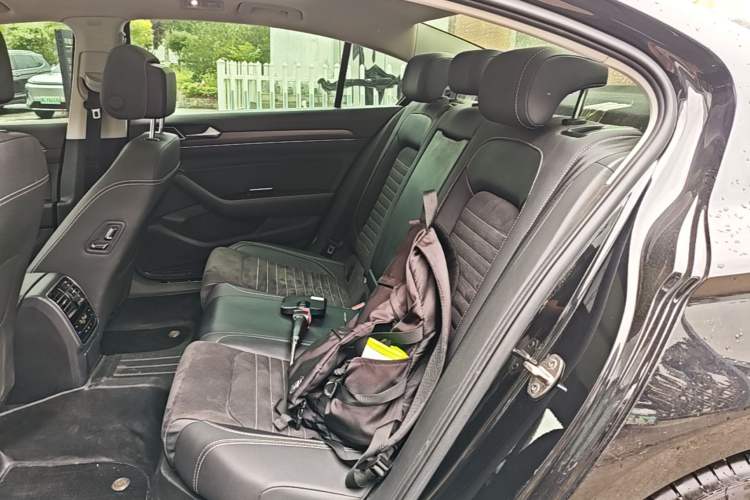 Used Volkswagen Magotan 2020 330TSI DSG Luxury Edition Left Rear Seat