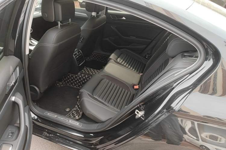 Used Volkswagen Magotan 2020 330TSI DSG Leading Model Left Rear Seat