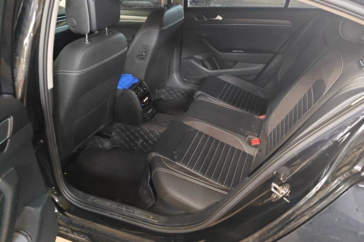 Used Volkswagen Magotan 2020 330TSI DSG Leading Model Left Rear Seat