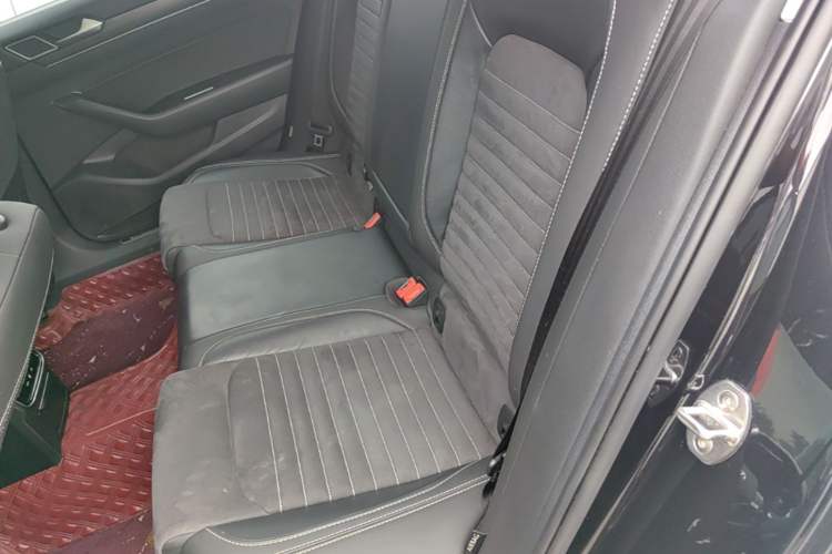 Used Volkswagen Magotan 2020 330TSI DSG Luxury Edition Left Rear Seat