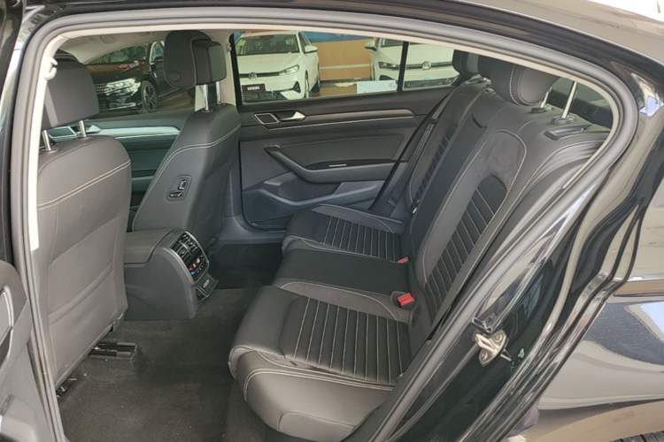 Used Volkswagen Magotan 2020 330TSI DSG Leading Model Left Rear Seat