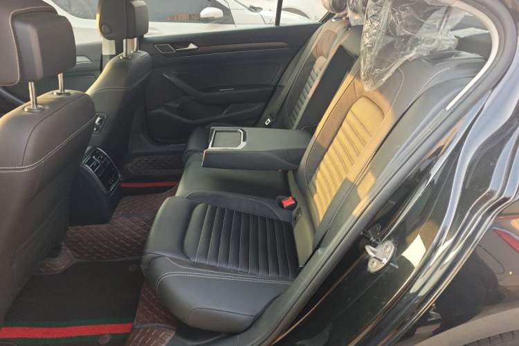 Used Volkswagen Magotan 2020 330TSI DSG Leading Model Left Rear Seat