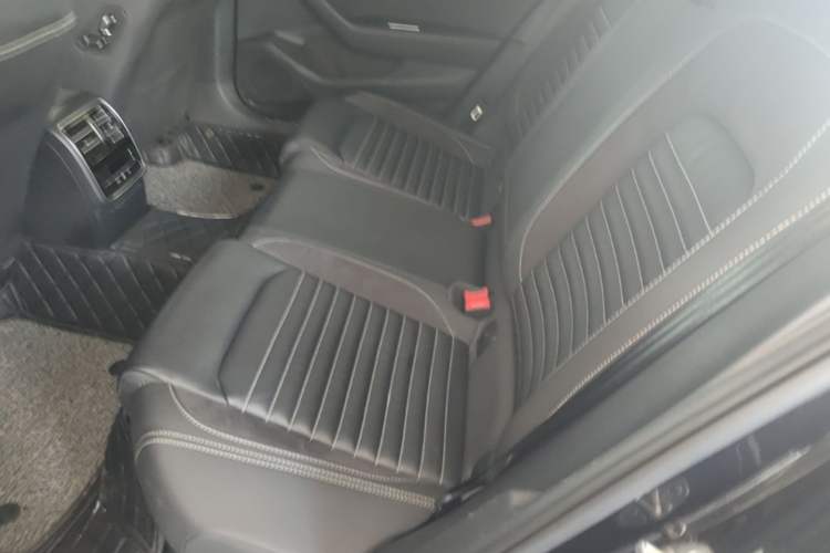 Used Volkswagen Magotan 2020 330TSI DSG Leading Model Left Rear Seat