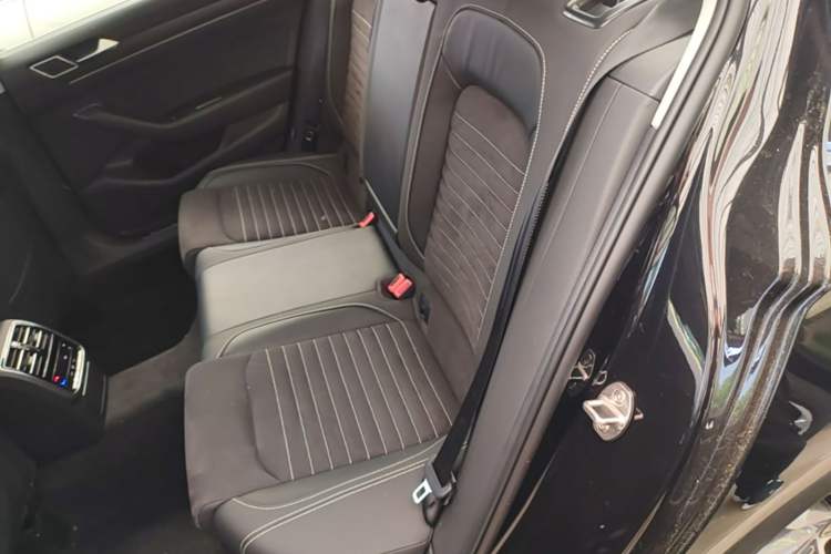 Used Volkswagen Magotan 2020 380TSI DSG Luxury Version Left Rear Seat