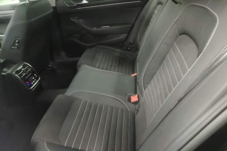 Used Volkswagen Magotan 2020 330TSI DSG Luxury Edition Left Rear Seat
