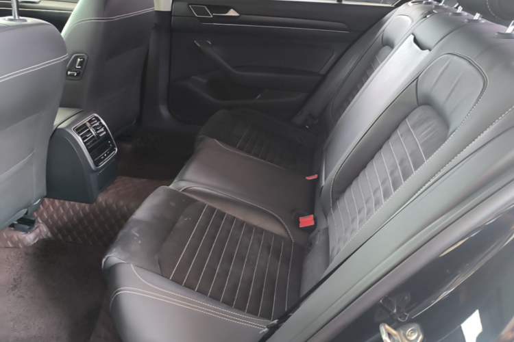 Used Volkswagen Magotan 2020 330TSI DSG Luxury Edition Left Rear Seat
