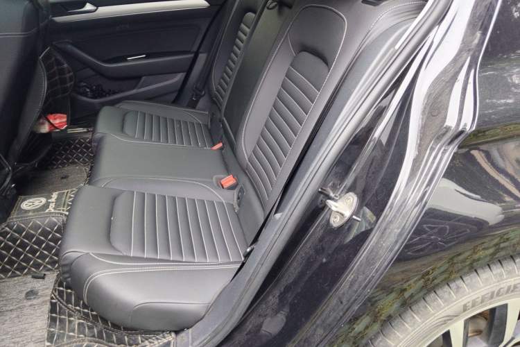 Used Volkswagen Magotan 2020 280TSI DSG Comfort Edition Left Rear Seat